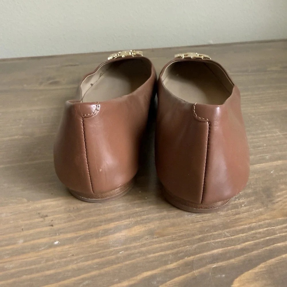 Tory Burch Women's 5.5 Camel Tan‎ Brown Leather Gold Accent Raleigh Flats
